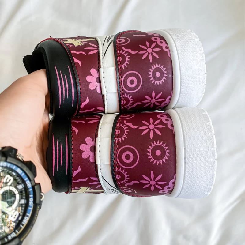 Dracule Mihawk Sneakers – One Piece™