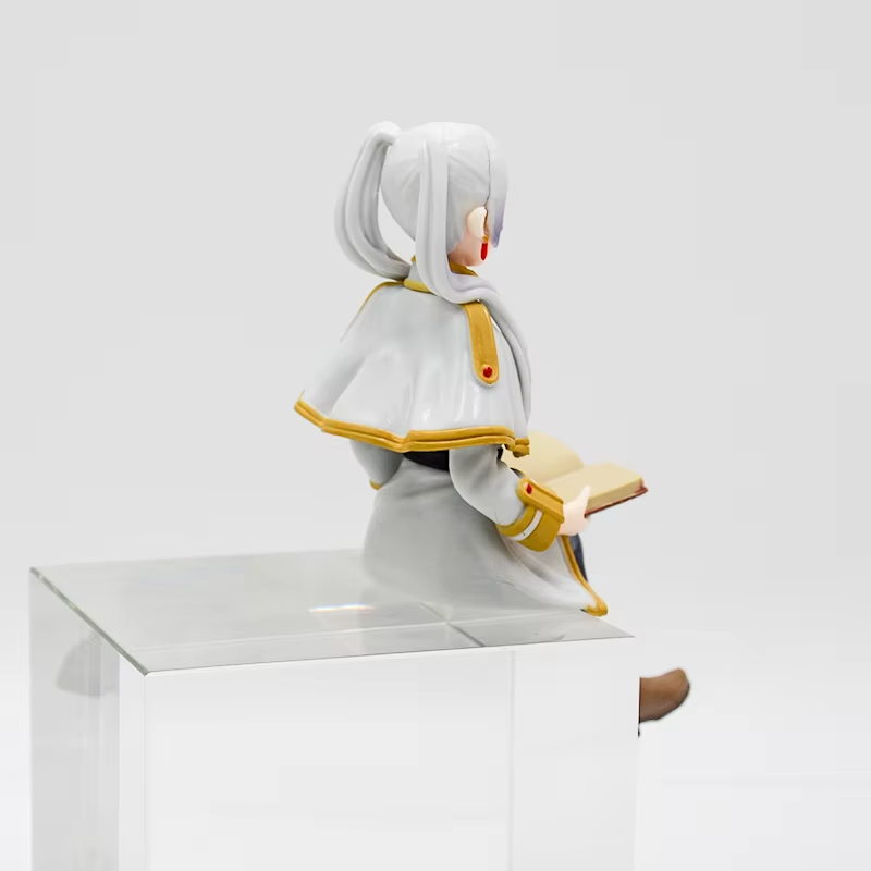 Frieren Figur "Sittande" – Frieren™