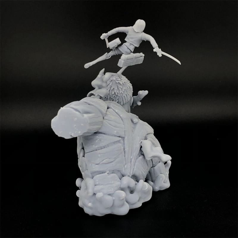 Pansartitanen vs Mikasa Ackerman Figur - Attack on Titan™