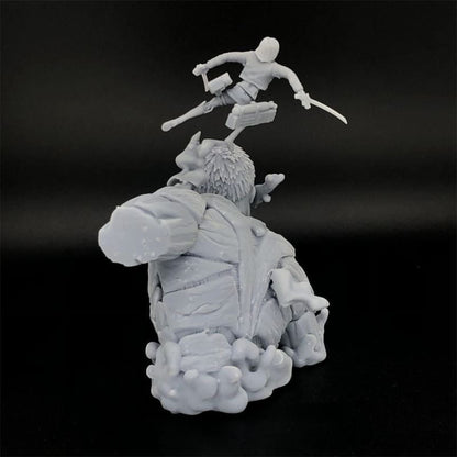 Pansartitanen vs Mikasa Ackerman Figur - Attack on Titan™