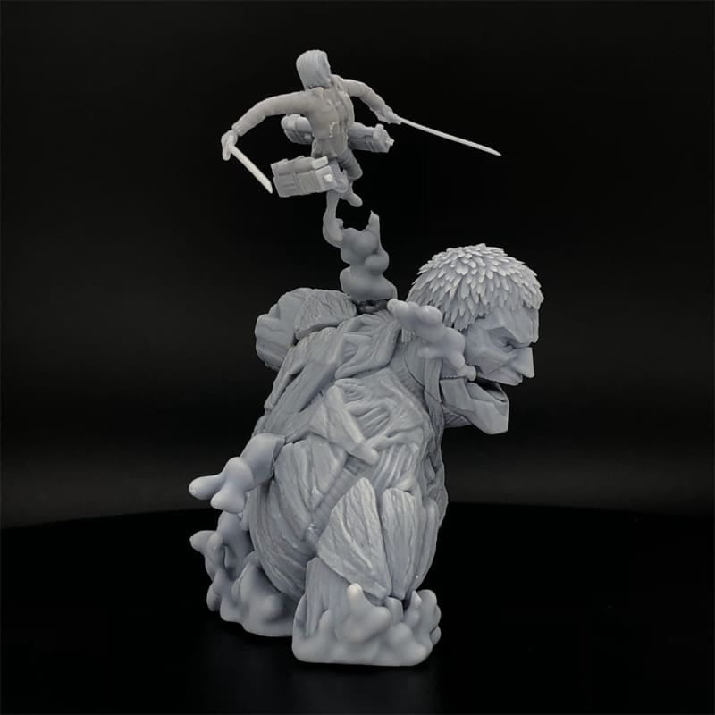 Pansartitanen vs Mikasa Ackerman Figur - Attack on Titan™