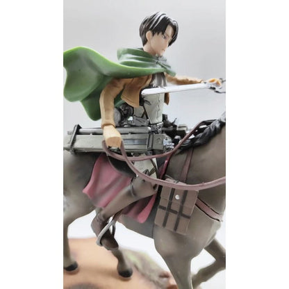 Rivaille Ackerman till häst Figur - Attack on Titan™